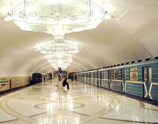 baku-azerbajdzan-zaujimave-miesta-metro